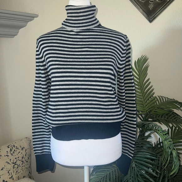 L.L. Bean Cozy Striped Cashmere Blend Turtleneck Sweater Size S - Picture 10 of 10